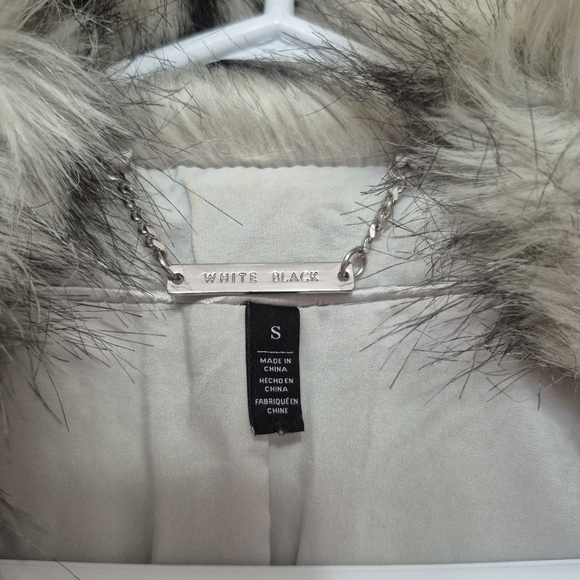 White House Black Market Gray Faux Fur Sleeveless Vest – Size S - Picture 4 of 6